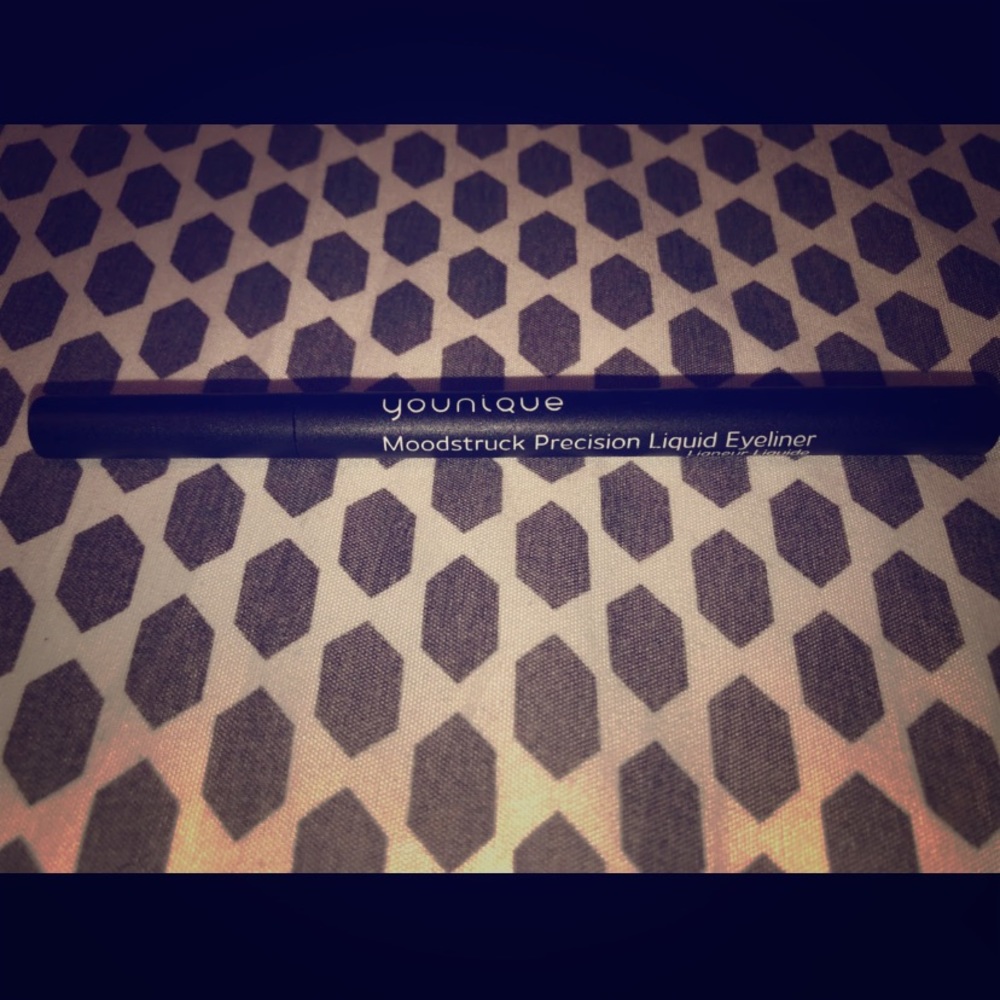 Younique eyeliner
